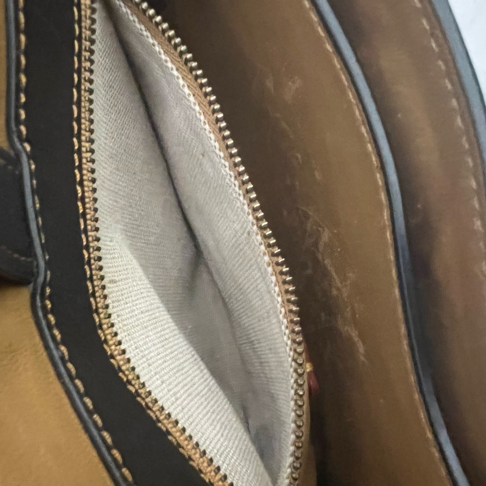 Classic Black Leather Saddle Crossbody Bag - Picture 7 of 12